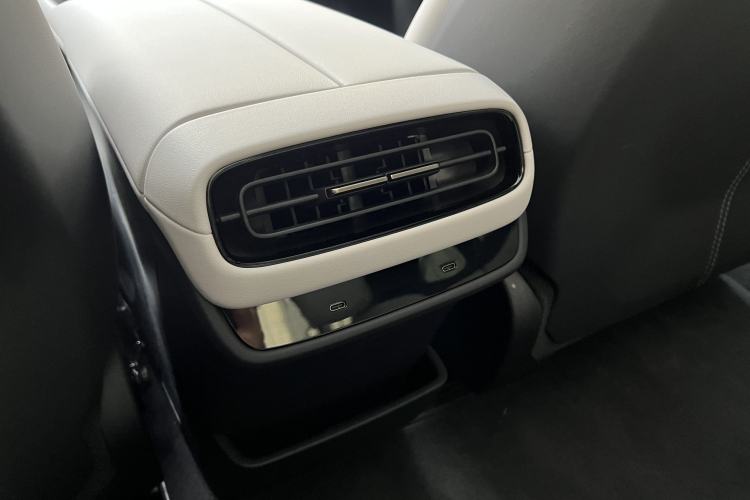 Used Xiaomi Auto SU7 2024 Rear-Drive Ultra-Long Range Advanced Pro-Level Intelligent Driving Version
