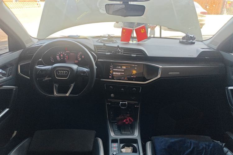 Used Audi Q3 2020 35 TFSI Ambition Dynamic Edition Center Console