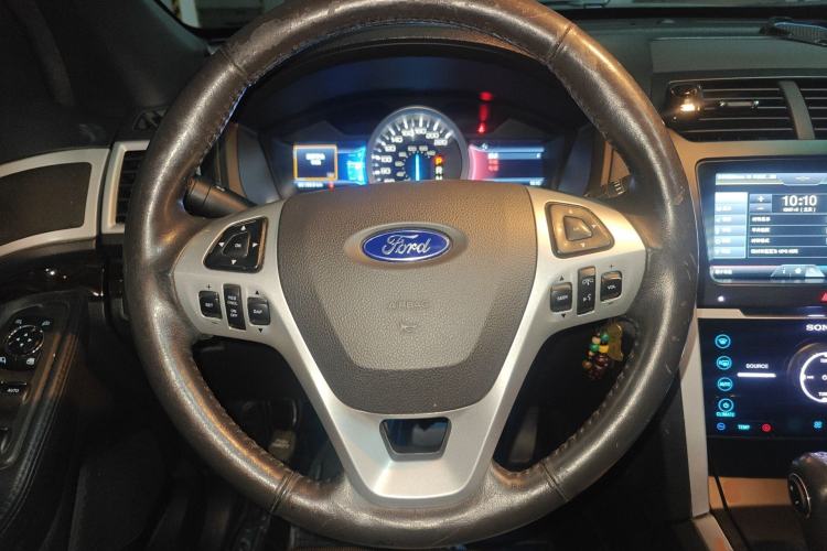 Used Ford Explorer 2013 3.5L Deluxe Model Steering Wheel