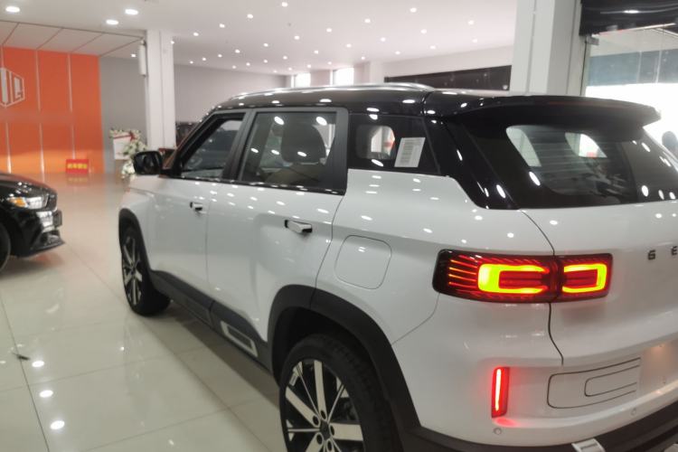 Used Geely Auto icon 2025 Linglong 1.5TD Ruyi Edition Left Side