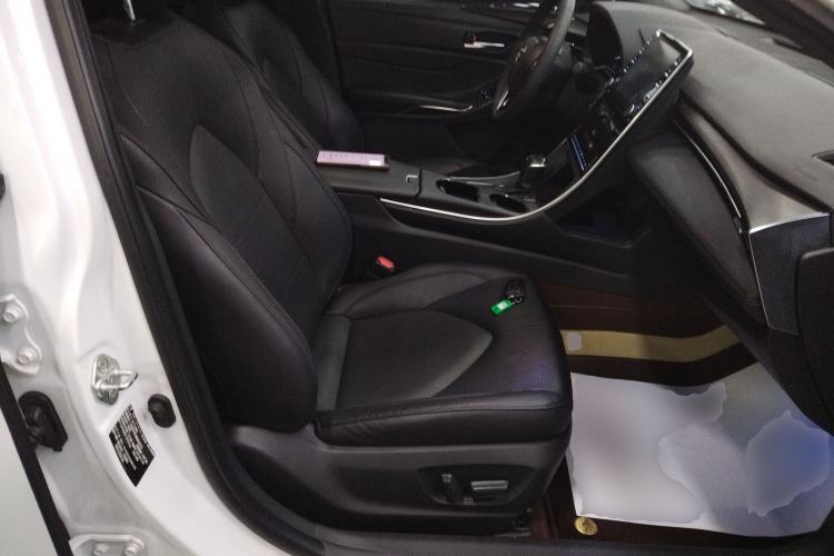 Used Toyota Avalon 2019 2.0L Luxury Edition China VI Standard