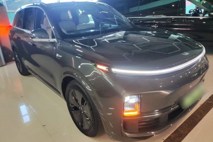 Used Li Auto L8 2024 Pro Model Front Right 45 Deg