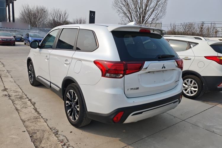 Used Mitsubishi Outlander 2020 2.0L Two-Wheel Drive Comfort Edition 5 Seats