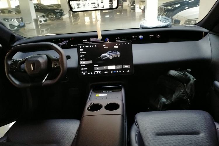 Used Avatr 06 2025 Max All-Electric Version Center Console