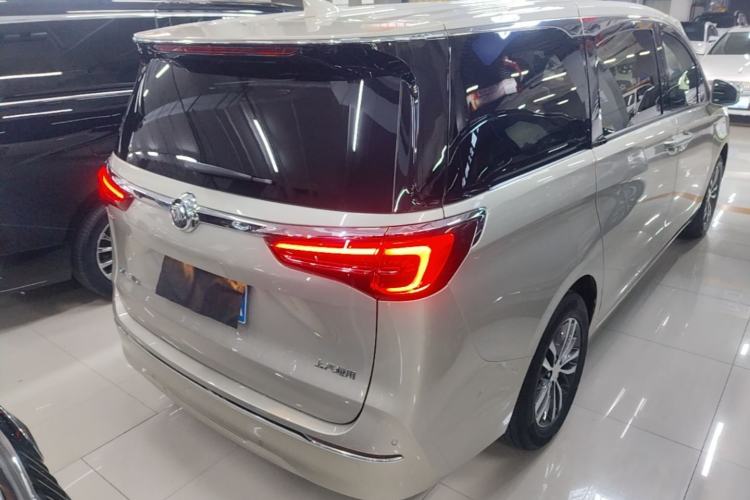 Used Buick GL8 2022 ES Landtrek 653T Luxury Edition