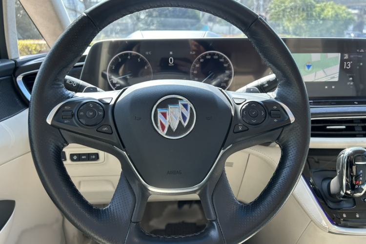 Used Buick GL8 2022 Avenir Aivia 7-Seater Deluxe Edition