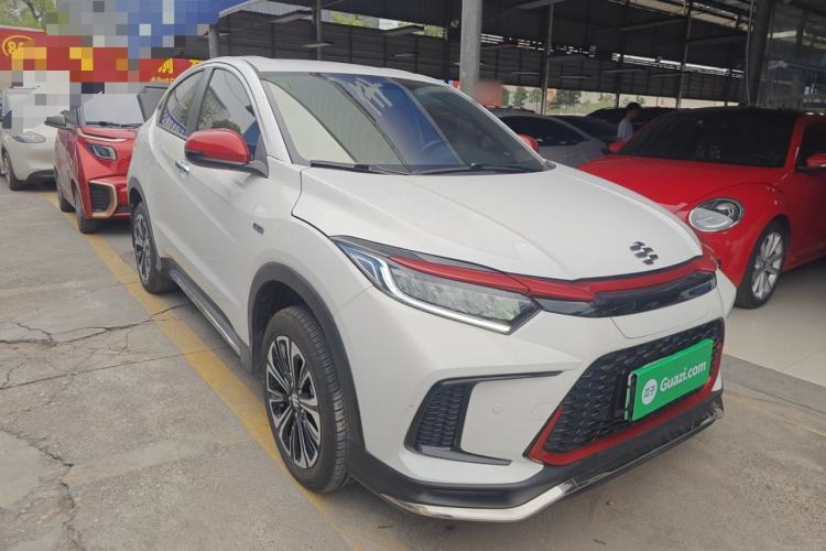 Used Everus VE-1 2021 S Pirelli Edition Front Right 45 Deg