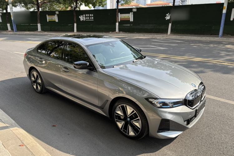 Used BMW i3 2023 eDrive 40 L Midnight Sports Package
