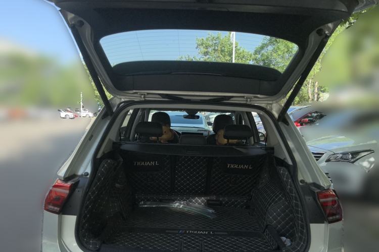 Used Volkswagen Tiguan L 2023 Restyled 330TSI Automatic Two-Wheel Drive R-Line Enhanced Comfort Version