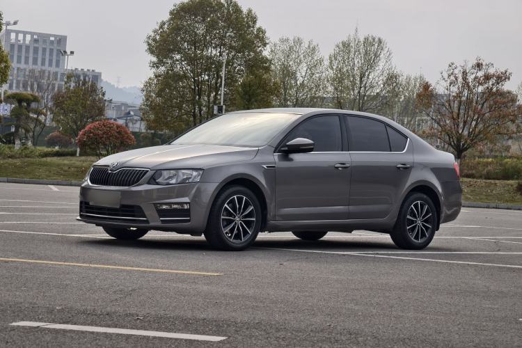 Used Skoda Octavia 2017 1.6L Automatic Smart Drive Edition