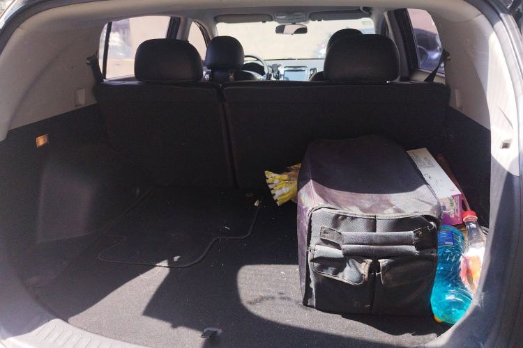 Used Kia Sportage R 2012 2.0L Manual Two-Wheel Drive GL Trim Trunk