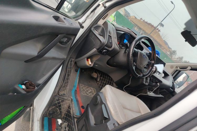 Used Ford Transit 2020 2.0T Gasoline Automatic Multi-Function Commercial Vehicle Mid-axle Low-roof Design with Dual Rear Doors Meeting China VI Emission Standards