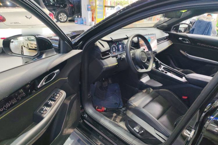 Used Lynk & Co 03 2023 2.0TD DCT JingPro Driver Seat