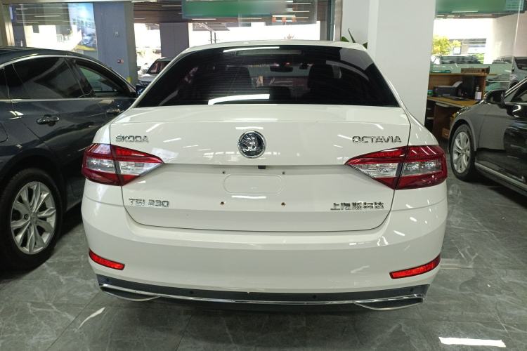 Used Skoda Octavia 2019 TSI230 DSG SmartDrive Luxury Edition China V Standard Rear