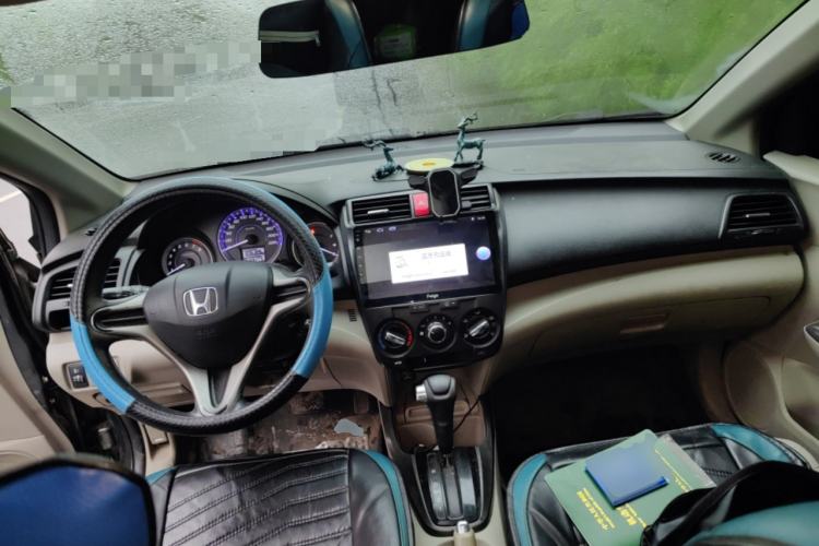 Used Honda City Classic 2014 Style 1.5L Automatic Elite Edition Center Console