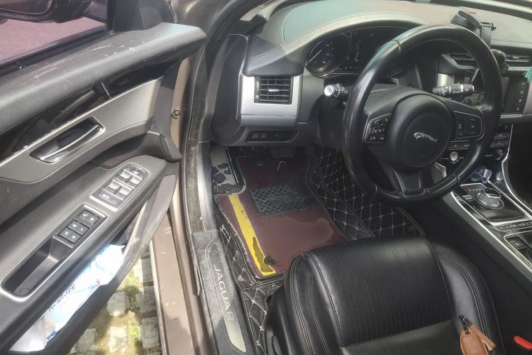 Used Jaguar XF 2016 XF 2.0T Two-Wheel-Drive Luxury Edition