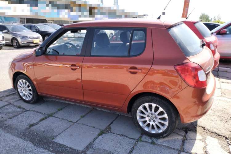 Used Skoda Fabia 2014 1.6L Automatic Crystal Edition
