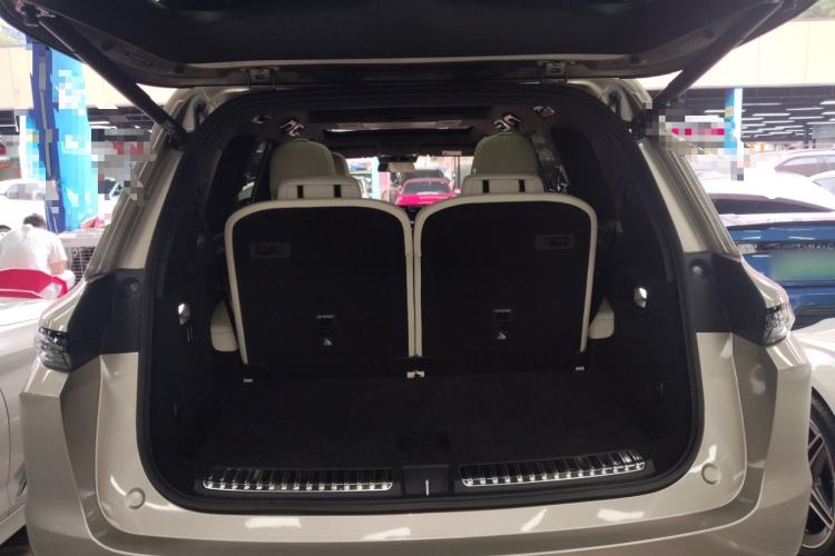 Used Li Auto L9 2022 Max model
