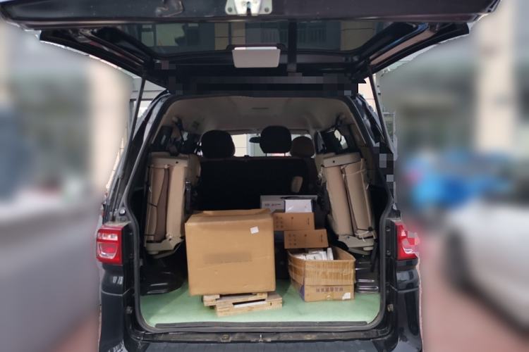 Used FORTHING Lingzhi 2022 M5 1.6L Practical 7-Seater
