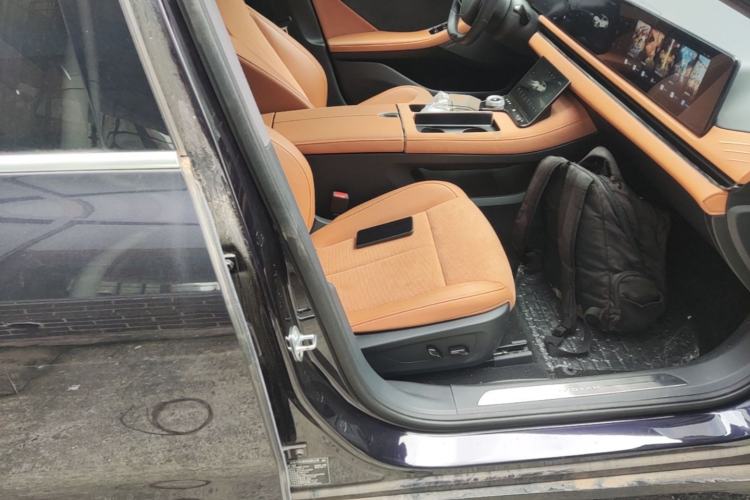 Used VOYAH PASSION 2024 PHEV Four-Wheel Drive Ultra-Long Range Flagship Model Right Front Seat