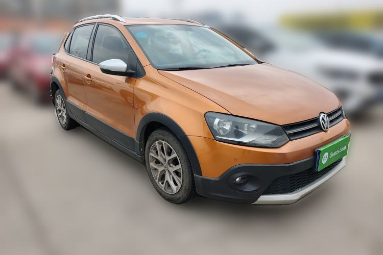 Used Volkswagen Polo 2016 1.6L Cross Polo Automatic Front Right 45 Deg