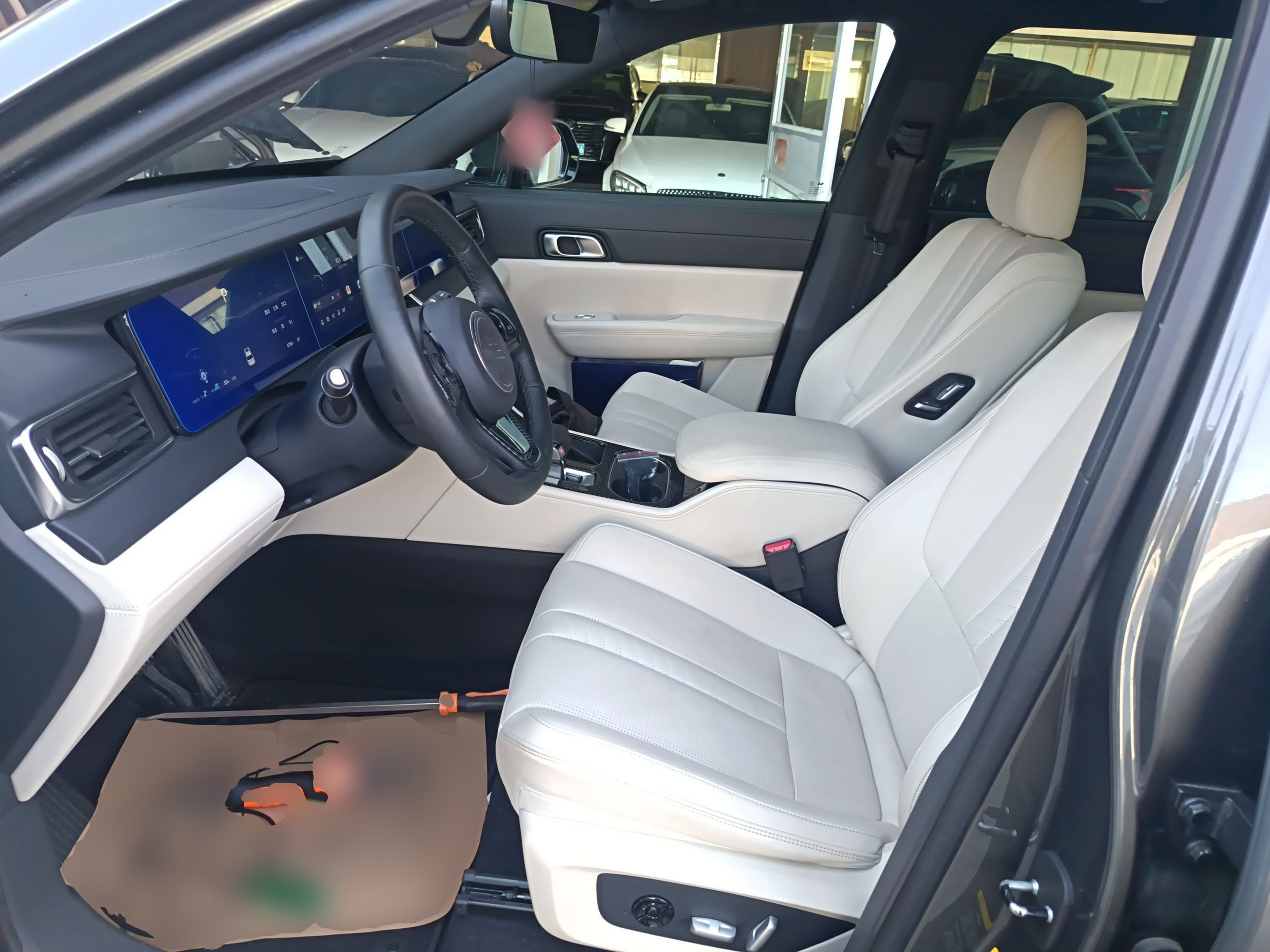 Переднее сиденье в автомобиле