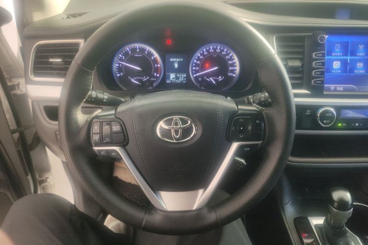 Used Toyota Highlander 2017 2.0T Four-Wheel Drive Luxury Edition 7 Seats Steering Wheel