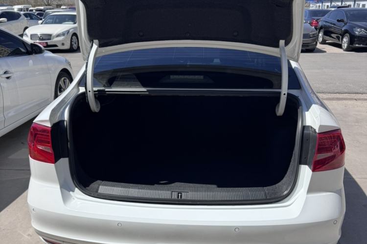 Used Volkswagen Bora 2018 1.5L Automatic Comfort Model Interior 5