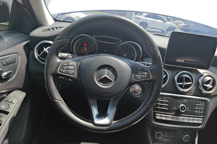 Used Mercedes-Benz GLA 2018 GLA 220 4MATIC Sport Edition Steering Wheel
