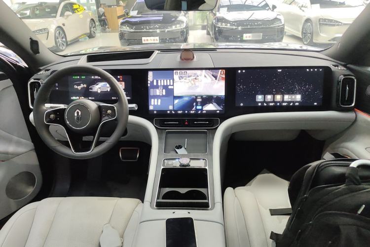 Used Hima AITO M9 2024 Range-Extended Ultra Version 42 kWh 6-Seater Model Center Console