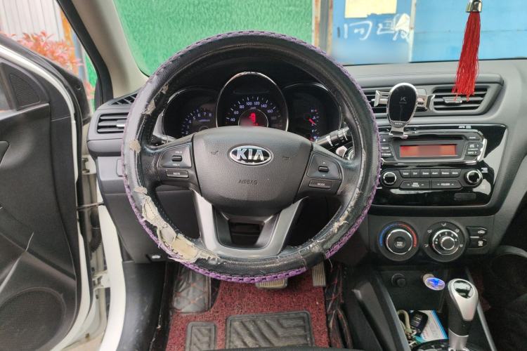 Used Kia K2 2012 Sedan 1.6L Automatic Transmission Premium Commemorative Edition Steering Wheel