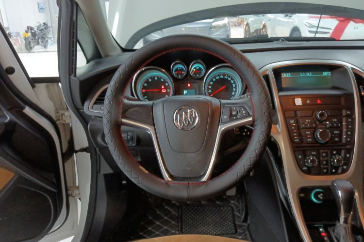 Used Buick GT 2014 XT 1.6L Automatic Fashion Edition Steering Wheel