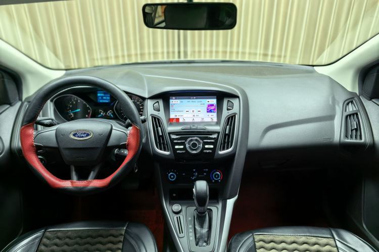 Used Ford Focus 2018 Hatchback Classic 1.6L Automatic Comfort Plus SmartDrive Edition
