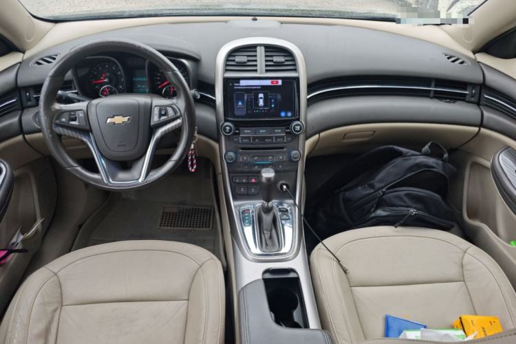 Used Chevrolet Malibu 2013 2.4L Automatic Luxury Edition Center Console
