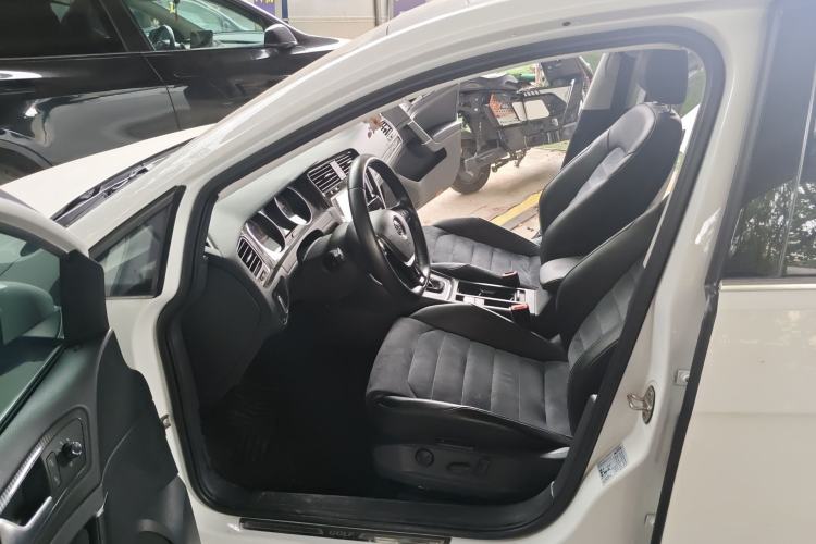 Used Volkswagen Golf 2018 230TSI Automatic Luxury Version Left Front Seat