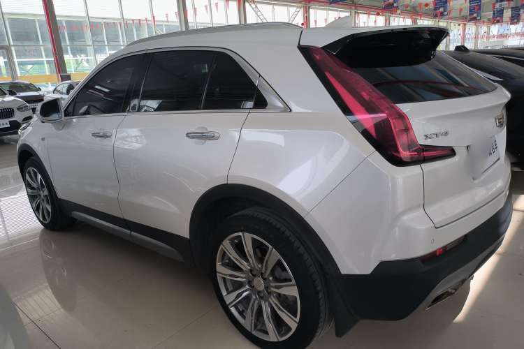 Used Cadillac XT4 2018 28T 4x4 Platinum Edition