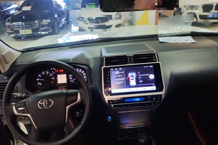 Used Toyota Prado 2018 3.5L Automatic SX Center Console