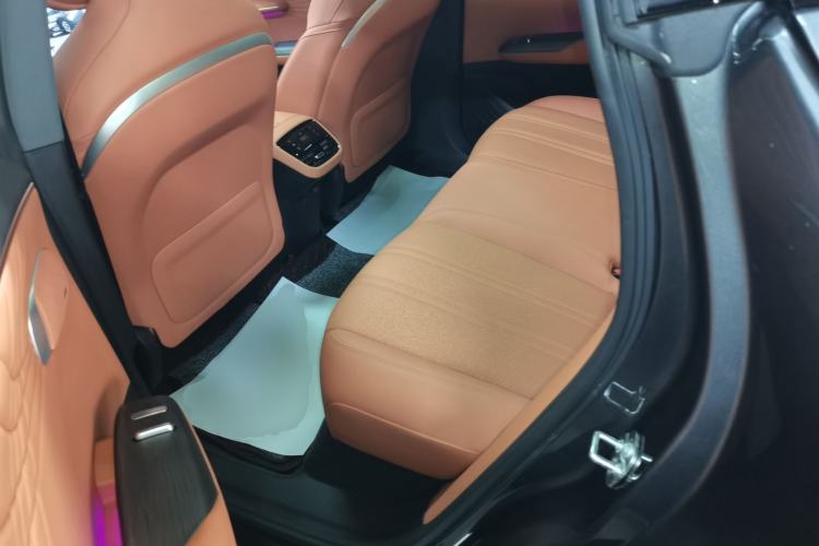 Used Deepal S07 2025 215Max Huawei Qiankun Intelligent Driving ADS SE Range-Extended Version Left Rear Seat