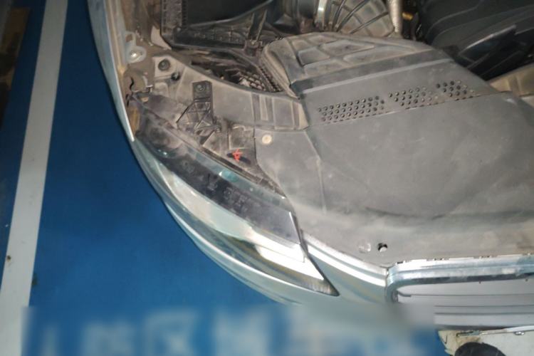 Used Audi A4L 2012 2.0 TFSI automatic Comfort trim level Right Front Headlight