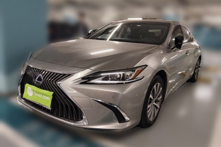 Used Lexus ES 2018 300h Premier Edition China VI Standard