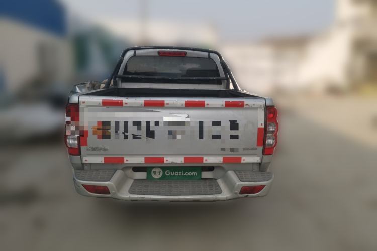 Used Great Wall Wingle 5 2013 2.0T European Version Two-Wheel Drive Elite Edition 6MT Big Double Cab GW4D20B
