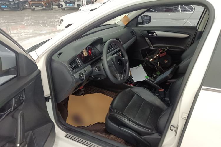 Used Volkswagen Gran Lavida 2013 1.4 TSI Automatic Comfort Model Driver Seat