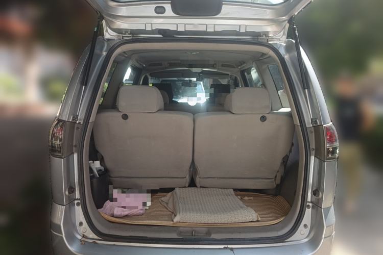 Used Mitsubishi Zinger 2010 2.0L Manual Classic Trunk