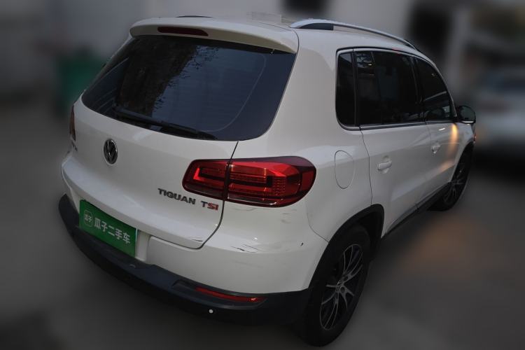 Used Volkswagen Tiguan 2015 1.8TSI Automatic Two-Wheel Drive Luxury Model Rear Right 45 Deg