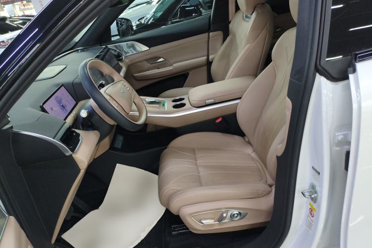 Used XPeng G9 2025 625 Long-Range Max Left Front Seat