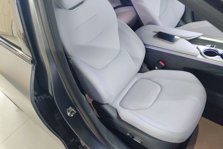 Used ARCFOX Alpha T5 2024 660 MAX Right Front Seat