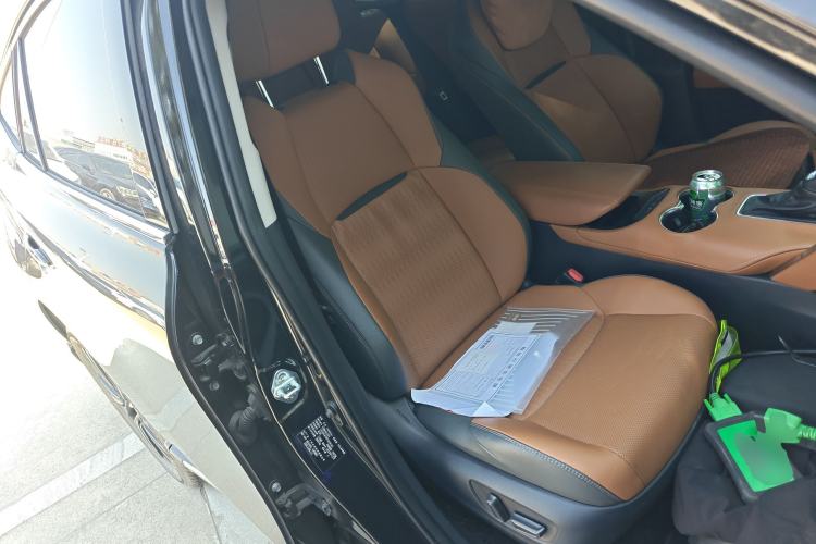 Used Toyota Venza 2023 2.0L CVT Two-Wheel Drive Prestige Version
