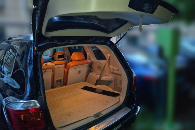 Used Toyota Highlander 2011 2.7L Two-Wheel Drive 7-Seater Luxury Edition Trunk