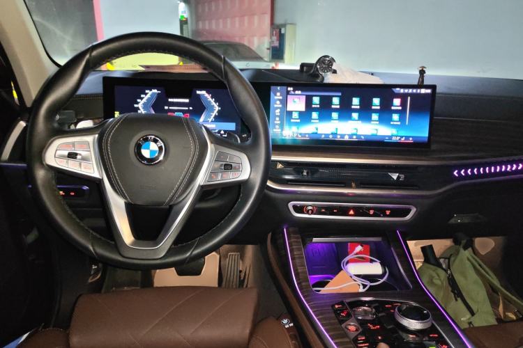 Used BMW X7 2023 xDrive40i Luxury Package with Leading Features
