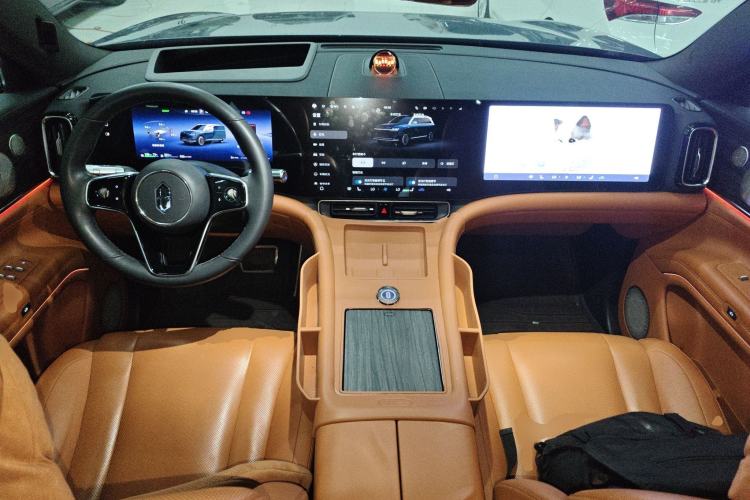 Used Hima AITO M9 2024 Range-Extended Ultra Version 42 kWh 6-Seater Model Center Console